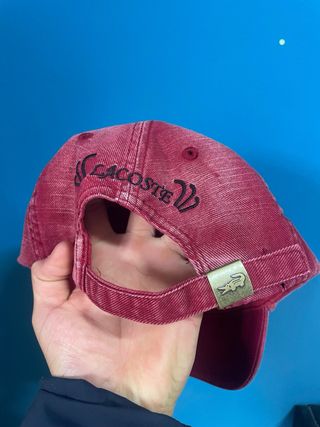 Gorra Lacoste Vintage Burdeos – Estilo 90s Retro