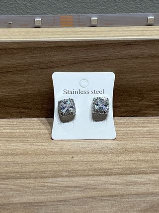 Pendientes cuadrados de acero inoxidable