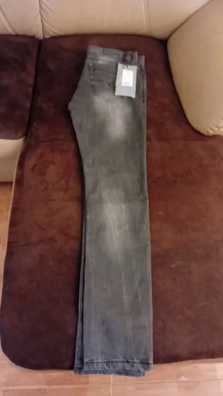 Pantalón de hombre gris