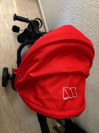 Triciclo infantil rojo y negro