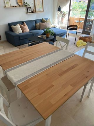 Mesa comedor 150x125 + 4 sillas