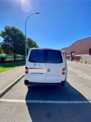 Volkswagen T5 camper homologada con placa solar