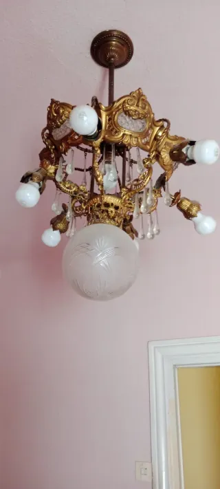 Lámpara de techo antigua dorada