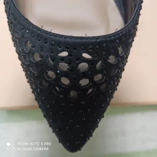 Zapatos Menbur negros con pedrería