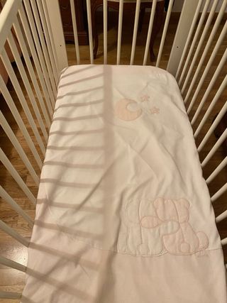 Cuna de madera blanca para bebé de 1240x660x800mm