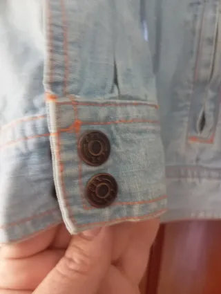 Cazadora vaquera,cremallera y bolsillos, talla 16