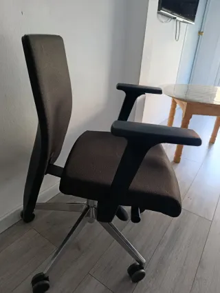 Silla de oficina ergonómica