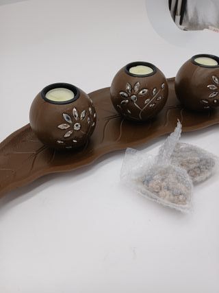 Set Portacandele con Vassoio e Pietre Decorative, 50,5 cm di Lunghezza, 3 Candele, Decorazione da Tavolo, Marrone