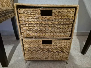 Conjunto 2 sillas y cajonera mimbre