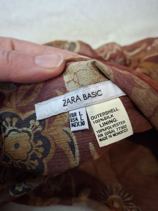 Falda Zara asimétrica floral seda