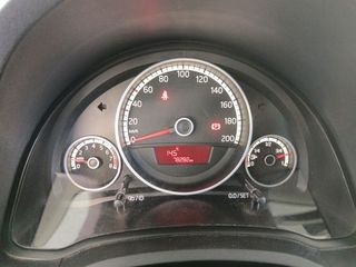 Volkswagen up! Club
