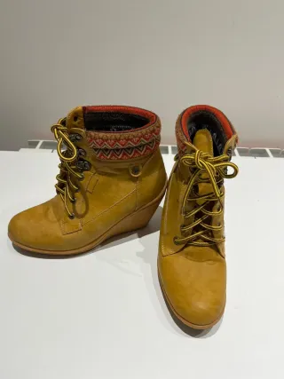 Botas de caña baja con cordones