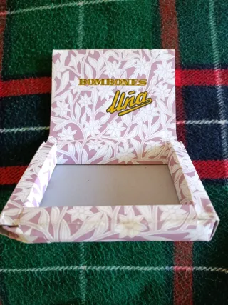 Antigua caja de bombones