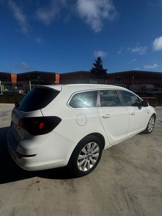 Opel Astra 2012 pegatina ambiental 🟡