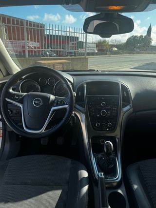 Opel Astra 2012 pegatina ambiental 🟡