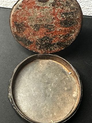 Antigua caja francesa de madera