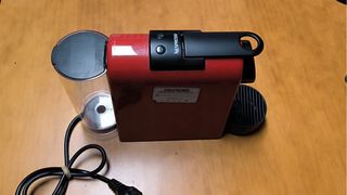 Cafetera Nespresso Roja