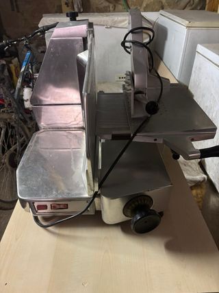 Affettatrice Professionale TAGLIAGAMBE con Affilac