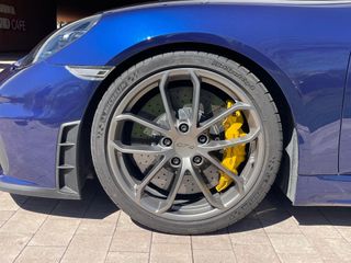 Porsche 718 Porsche 718 Cayman GT4