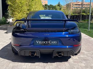 Porsche 718 Porsche 718 Cayman GT4
