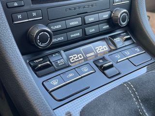 Porsche 718 Porsche 718 Cayman GT4