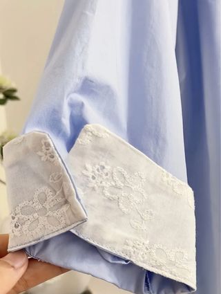 Camicia donna azzurra con pizzo