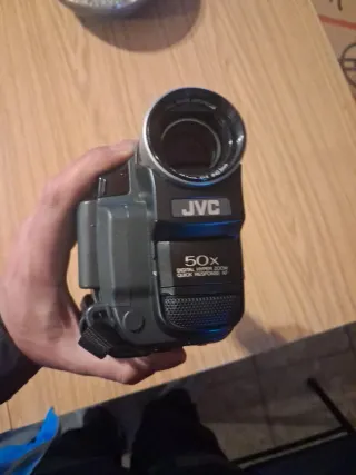 Videocámara JVC Compact VHS 2.5 LCD
