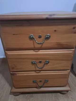 Armario ,mesilla,cama individual de madera rústica