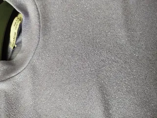 Crop top lila manga larga