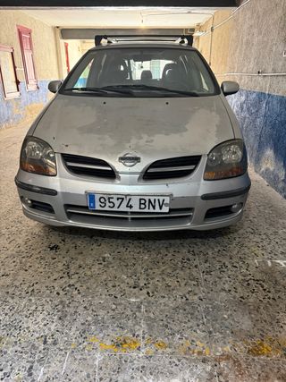 Nissan Almera 2001