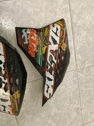 Tapas Laterales KTM Six Days 2008-2011