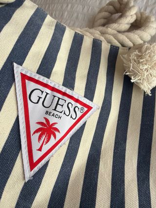 Bolso de playa Guess rayas