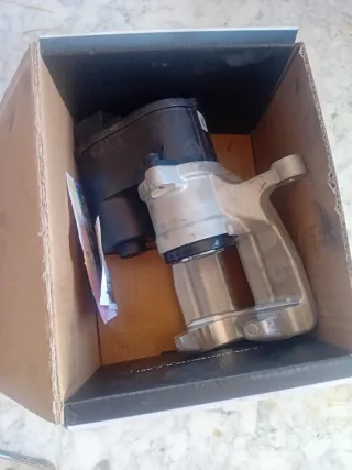 Pinzas traseras de freno nuevas