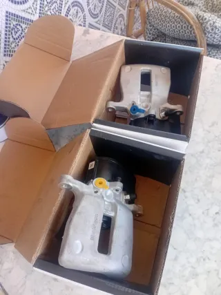 Pinzas traseras de freno nuevas