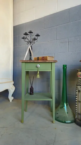 Mesita de noche vintage