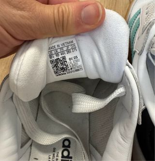 Zapatillas Adidas Blancas y Turquesa