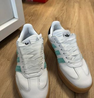 Zapatillas Adidas Blancas y Turquesa