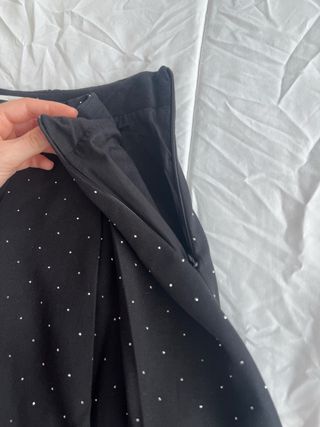 Falda Zara negra con destellos Talla 13-14 años.