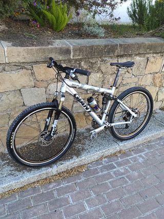Bicicleta Montaña Giant NRS-1