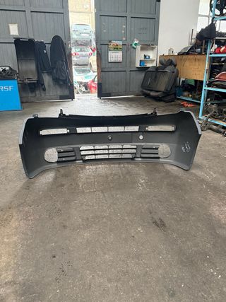 Opel Vivaro Parachoques delantero NUEVO