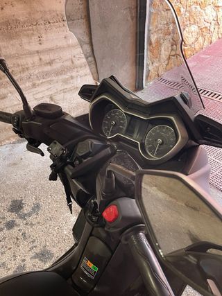 Yamaha XMAX 400 2018 - 38.000 km. Perfecto estado