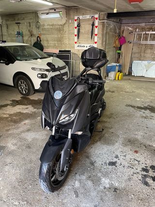 Yamaha XMAX 400 2018 - 38.000 km. Perfecto estado