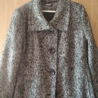 Due cappotti semi nuovi, uno stile Chanel