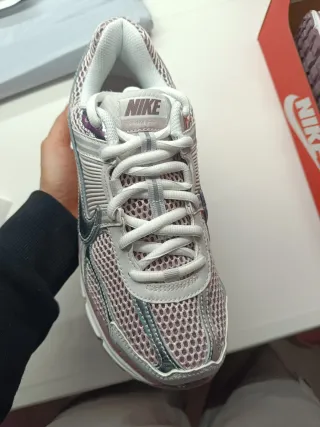 Nike Vomero 5 Rosa/Argento
