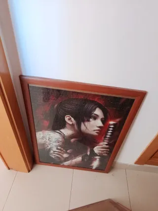 Cuadro Cristo Tela Beige y Madera y varios cuadros