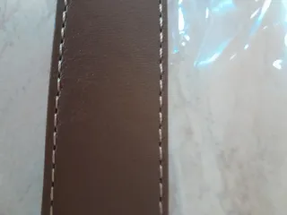 Cintura marrone con cuciture