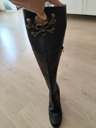 Botas altas de cuero negras muy cómodas pirata