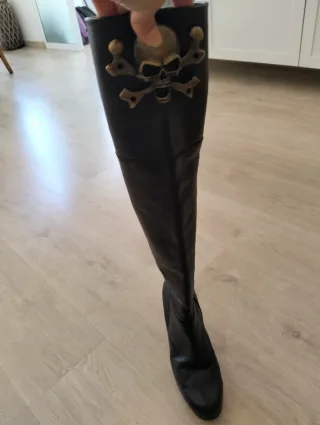 Botas altas de cuero negras muy cómodas pirata