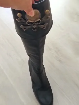 Botas altas de cuero negras muy cómodas pirata