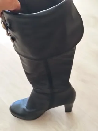 Botas altas de cuero negras muy cómodas pirata